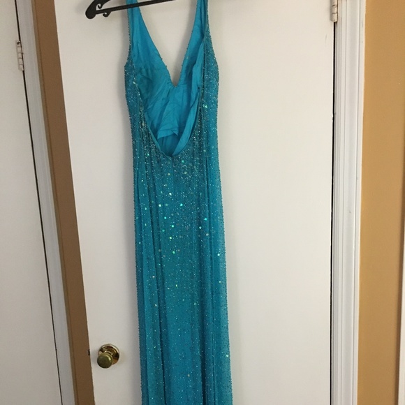 Dress - Picture 3 of 4